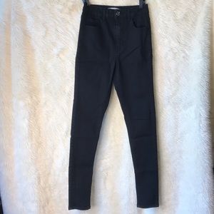FOREVER 21 BLACK HIGH WAISTED JEANS 🤍
